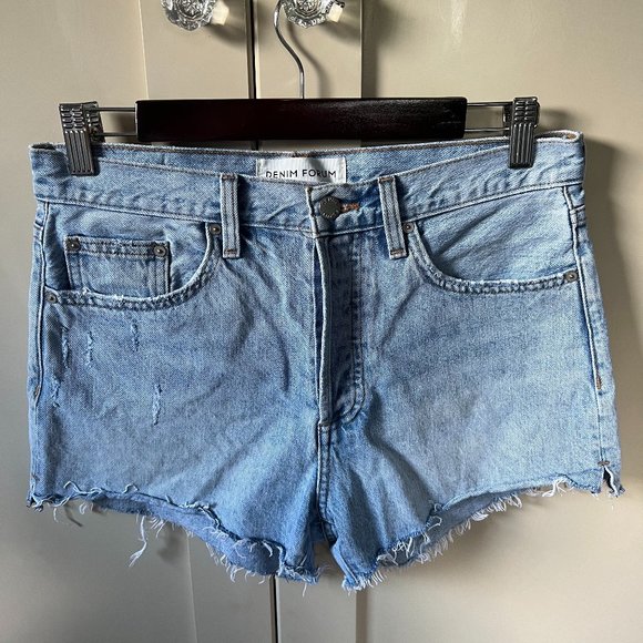 The Yoko Hi-Rise Micro Jean Short | Denim Forum (Aritzia) - Picture 5 of 6